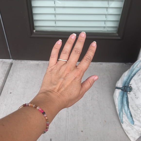 14 karat yellow gold/.34 cttw diamond chevron band size 6 - Picture 5 of 5